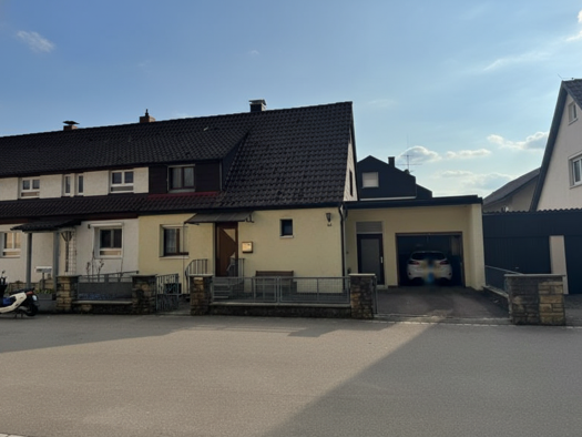 Doppelhaushälfte zum Kauf 175.000 € 5 Zimmer 102 m² 298 m² Grundstück frei ab 01.10.2026 Süßen 73079