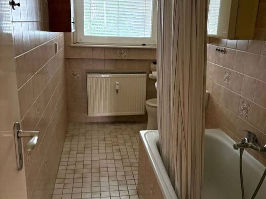 WG-Zimmer zur Miete 780 € 70 m² frei ab sofort Niederrad Frankfurt am Main 60528