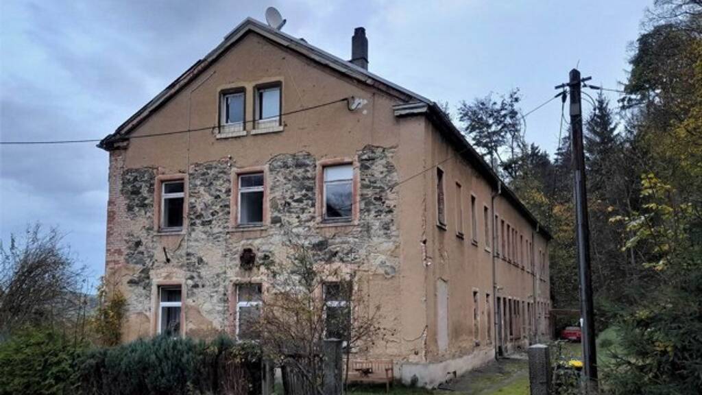 Mehrfamilienhaus zum Kauf als Kapitalanlage geeignet 180.000 € Hartenstein 08118