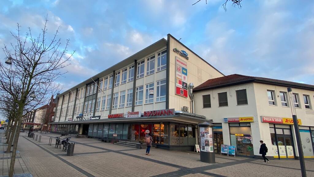 Laden zur Miete provisionsfrei 233,9 m² Verkaufsfläche Märkischer Platz 2 Rathenow 14712