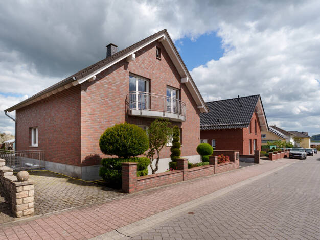 Einfamilienhaus zum Kauf 480.000 € 5 Zimmer 163 m² 530 m² Grundstück frei ab sofort Horressen Montabaur 56410