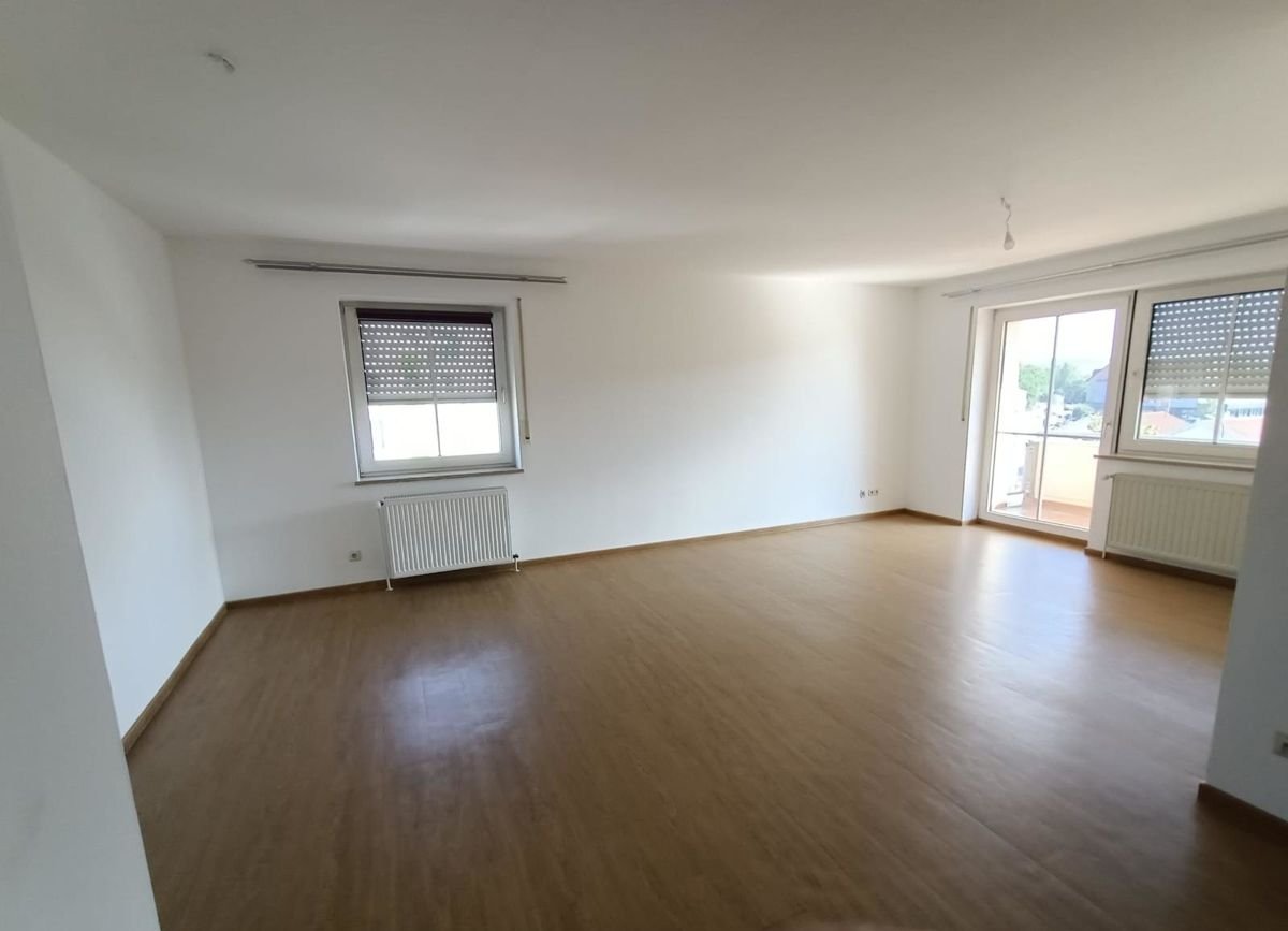 Wohnung zur Miete 1.100 € 3 Zimmer 91 m²<br/>Wohnfläche 3.<br/>Geschoss Altstadt Weiden 92637