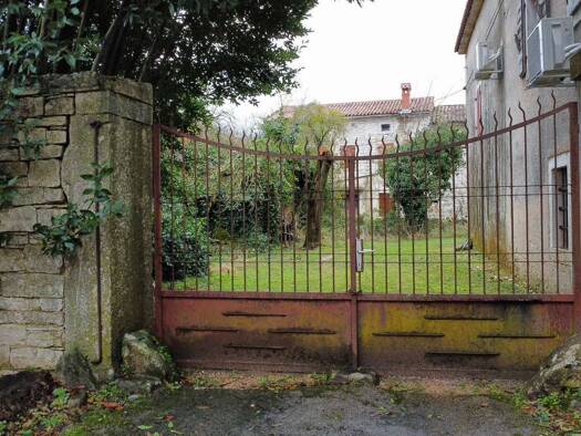 Reihenmittelhaus zum Kauf 195.000 € 3 Zimmer 855 m² Grundstück Tinjan 52444