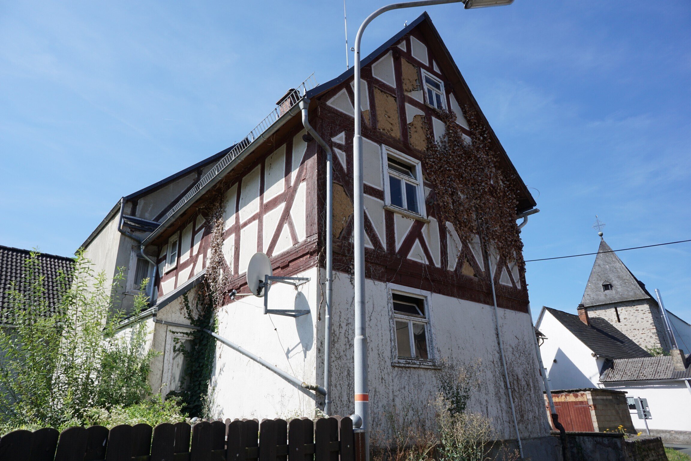 Einfamilienhaus zum Kauf 70.000 € 4 Zimmer 100 m²<br/>Wohnfläche 343 m²<br/>Grundstück Kölschhausen Ehringshausen 35630