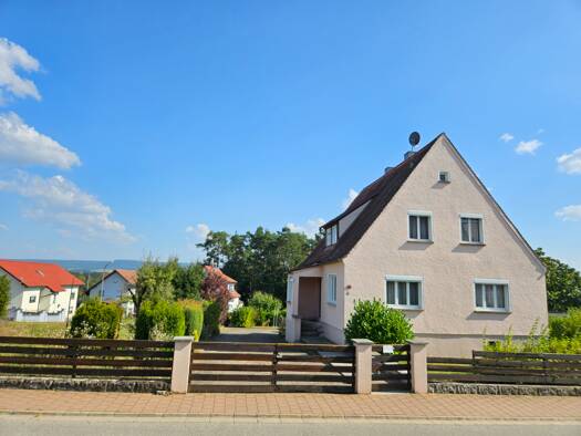 Einfamilienhaus zum Kauf provisionsfrei 7 Zimmer 135 m² 1.597 m² Grundstück Trailsdorf Hallerndorf OT Trailsdorf 91352