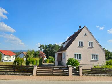 Einfamilienhaus zum Kauf provisionsfrei 470.000 € 7 Zimmer 135 m² 1.597 m² Grundstück Trailsdorf Hallerndorf OT Trailsdorf 91352