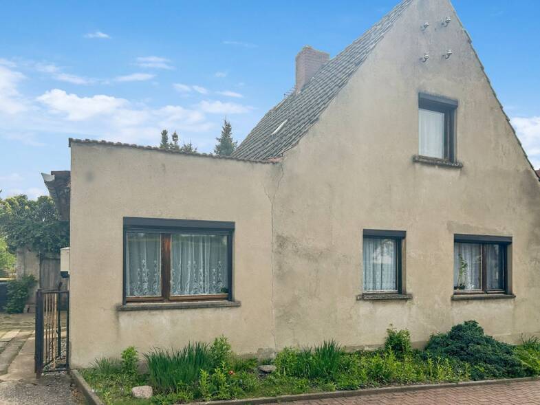 Einfamilienhaus zum Kauf 100.000 € 4 Zimmer 82 m² 650 m² Grundstück Hillersleben Hillersleben 39343