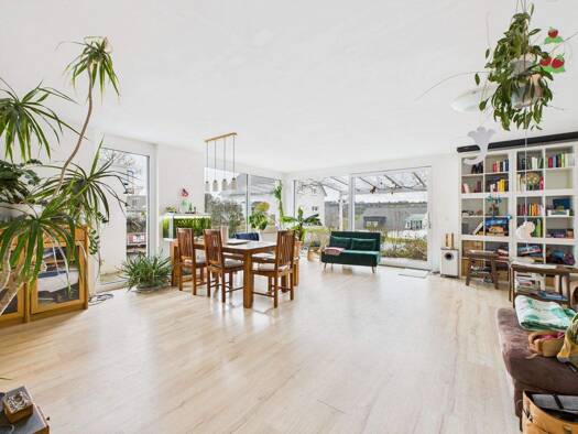 Doppelhaushälfte zum Kauf 740.000 € 5,5 Zimmer 172 m² 384 m² Grundstück frei ab sofort Ostelsheim 75395