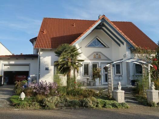 Haus zum Kauf 549.000 € 8 Zimmer 240 m² 661 m² Grundstück Weikersheim Weikersheim 97990
