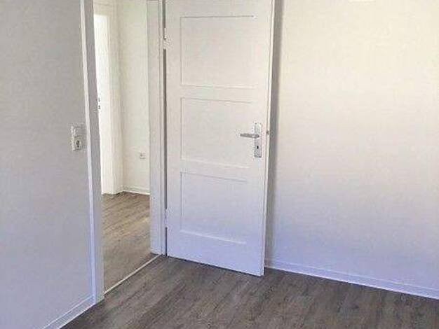 Studio zur Miete 435 € 1 Zimmer 31,3 m² 1. Geschoss frei ab 14.03.2026 Von-der-Tann-Straße 138 Großreuth b Schweinau Nürnberg 90439