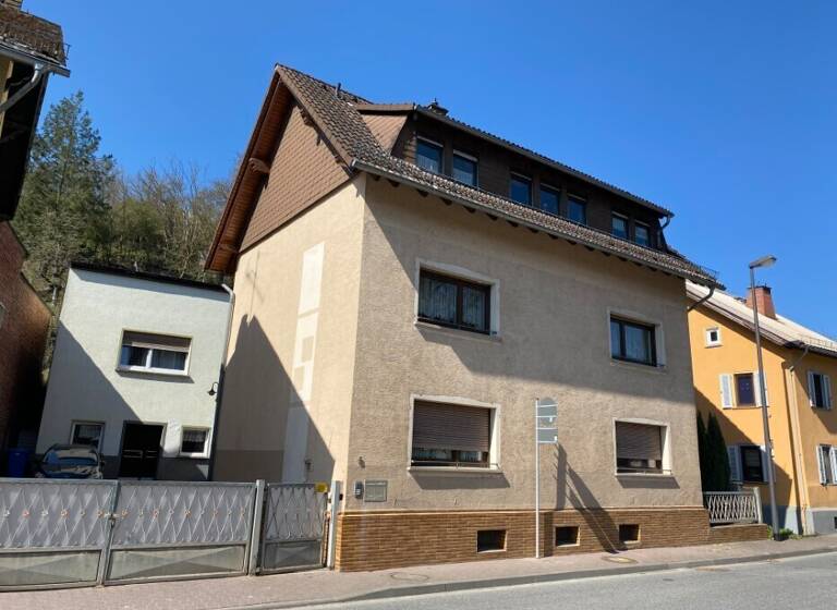 Einfamilienhaus zum Kauf 290.000 € 8 Zimmer 239 m²<br/>Wohnfläche 882 m²<br/>Grundstück Rückershausen Aarbergen 65326