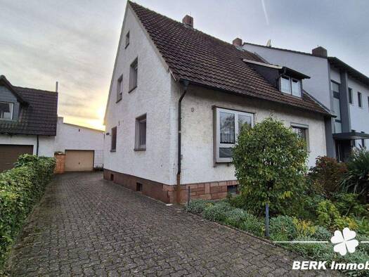 Doppelhaushälfte zum Kauf 298.000 € 4 Zimmer 119 m² 674 m² Grundstück Stockstadt am Main 63811