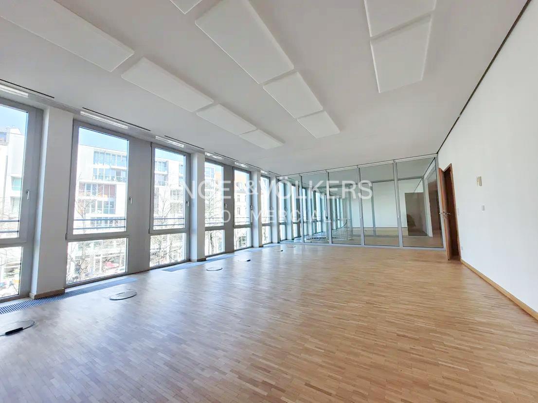 Büro-/Praxisfläche zur Miete 35 € 545,8 m²<br/>Bürofläche ab 115 m²<br/>Teilbarkeit Mitte Berlin 10178