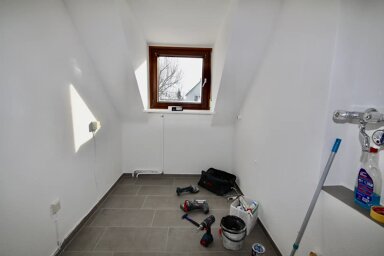 Wohnung zur Miete 700 € 4 Zimmer 90 m² frei ab sofort Bräuningstr. Hoffeld Stuttgart 70597