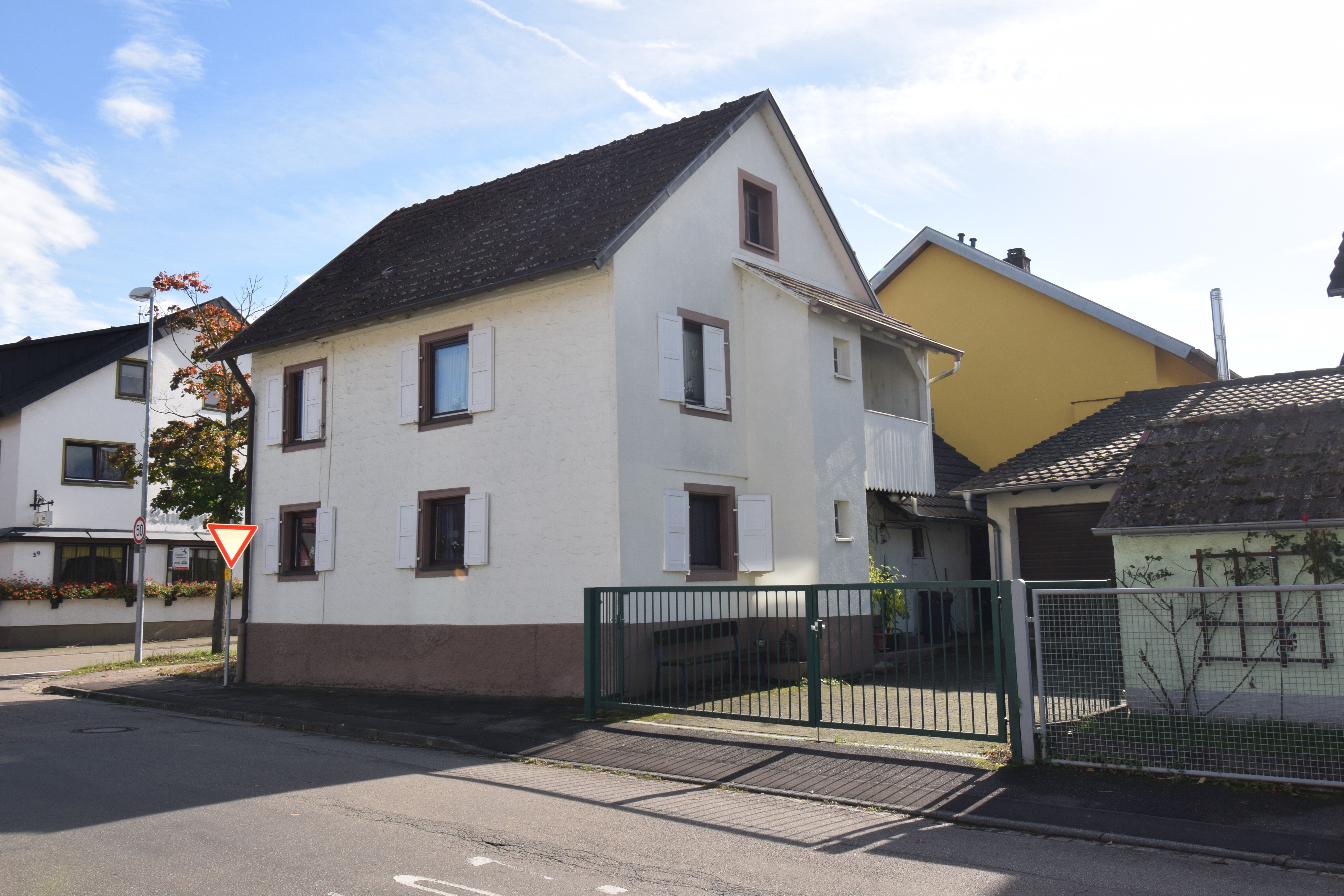 Einfamilienhaus zum Kauf 285.000 € 5 Zimmer 105 m²<br/>Wohnfläche 322 m²<br/>Grundstück Niederhausen Rheinhausen-Niederhausen 79365