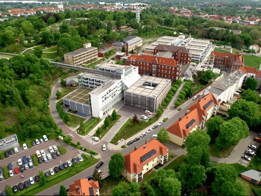 Mehrfamilienhaus zum Kauf 690.000 € 18 Zimmer 410 m² 360 m² Grundstück frei ab sofort Altstadt Brandenburg an der Havel 14770