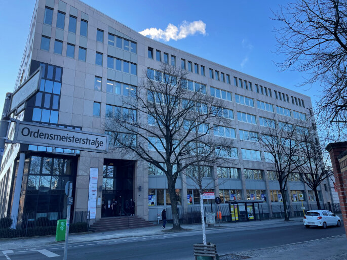 Bürofläche zur Miete provisionsfrei 375 € 15 m²<br/>Bürofläche Ordensmeisterstraße Tempelhof Berlin 12099