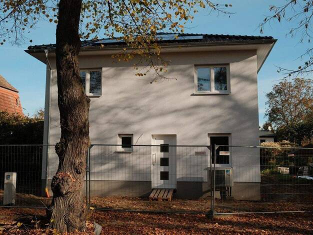 Einfamilienhaus zur Miete - Erstbezug 2.650 € 4 Zimmer 137 m² 300 m² Grundstück frei ab 01.01.2026 Tiniusstr. 35 Heinersdorf Berlin 13089