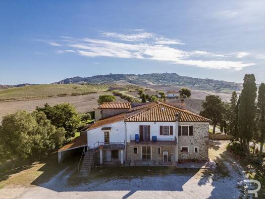 Bauernhaus zum Kauf 698.000 € 5 Zimmer 510 m² 5.000 m² Grundstück frei ab sofort Volterra 56048