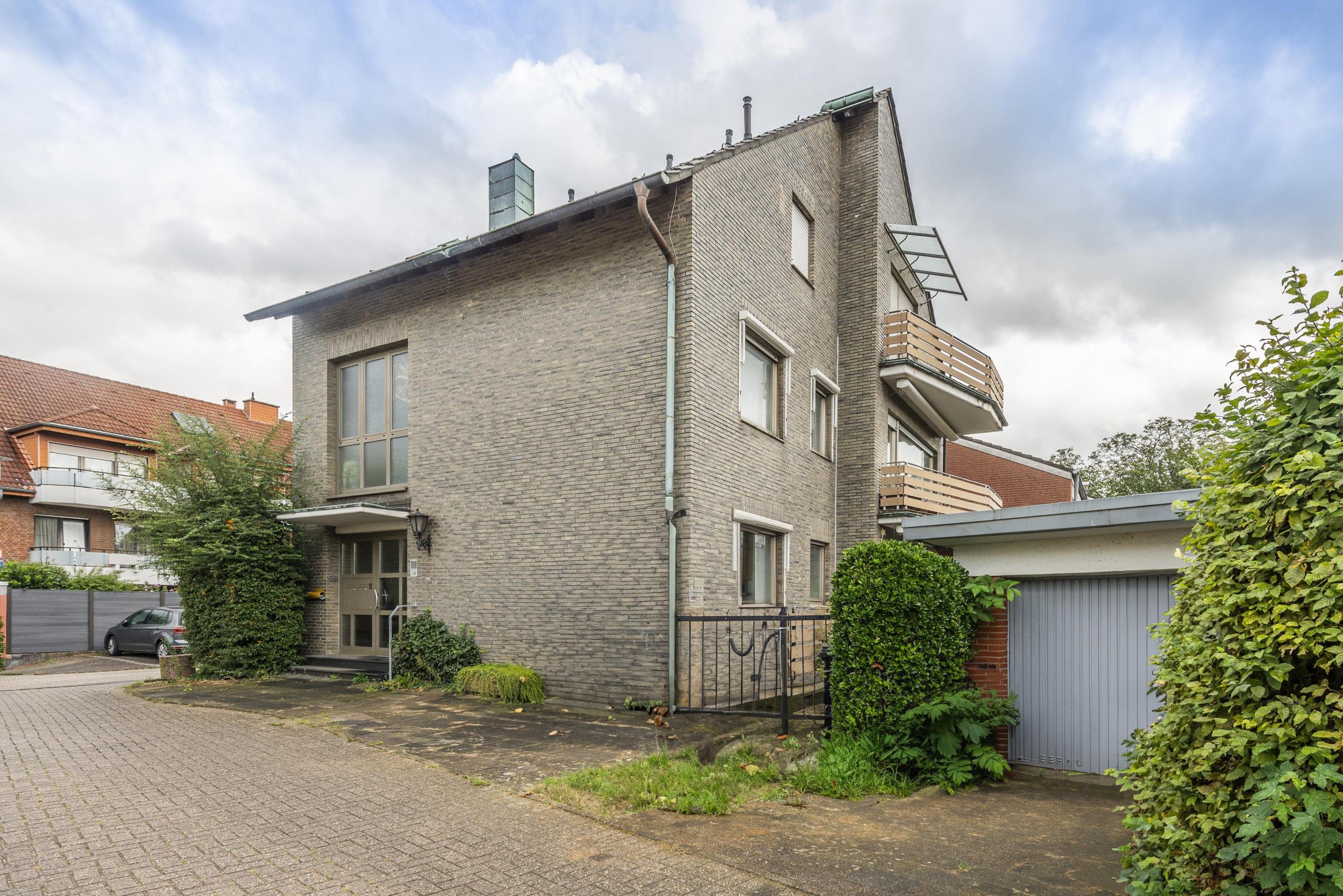 Mehrfamilienhaus zum Kauf 379.000 € 7 Zimmer 190 m²<br/>Wohnfläche 291 m²<br/>Grundstück Stadtmitte Grevenbroich 41515