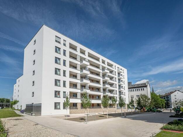 Penthouse zur Miete - Erstbezug 1.225 € 3 Zimmer 79,6 m² 5. Geschoss frei ab 01.09.2025 Von-Hünefeld-Straße 20+22 Stadtmitte Neu-Ulm 89231