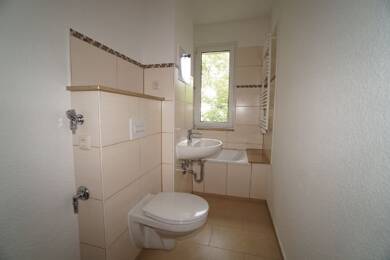 Wohnung zur Miete 200 € 1 Zimmer 31,6 m² 3. Geschoss Merseburg Merseburg 06217