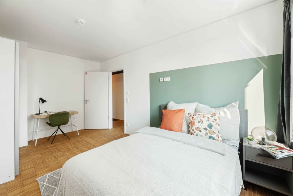 Wohnung zur Miete Wohnen auf Zeit 1.045 € 4 Zimmer 14,7 m²<br/>Wohnfläche 04.03.2025<br/>Verfügbarkeit Tübinger Straße 3a Land in Sonne München 80686