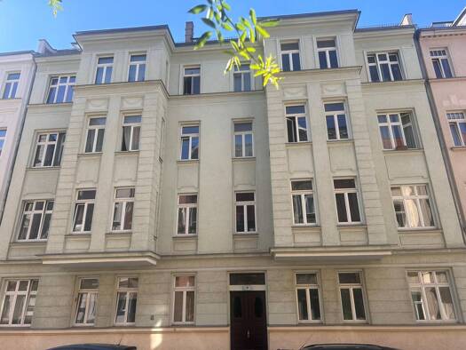 Wohnung zur Miete 750 € 3 Zimmer 92,2 m² Geschoss 3/4 frei ab 01.09.2026 Anger-Crottendorf Ost 04318