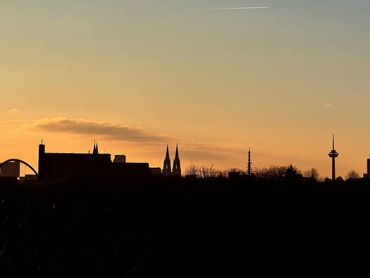 Wohnung zur Miete 990 € 2 Zimmer 53 m² 4. Geschoss Frankfurter Straße 400 Höhenberg Köln 51103