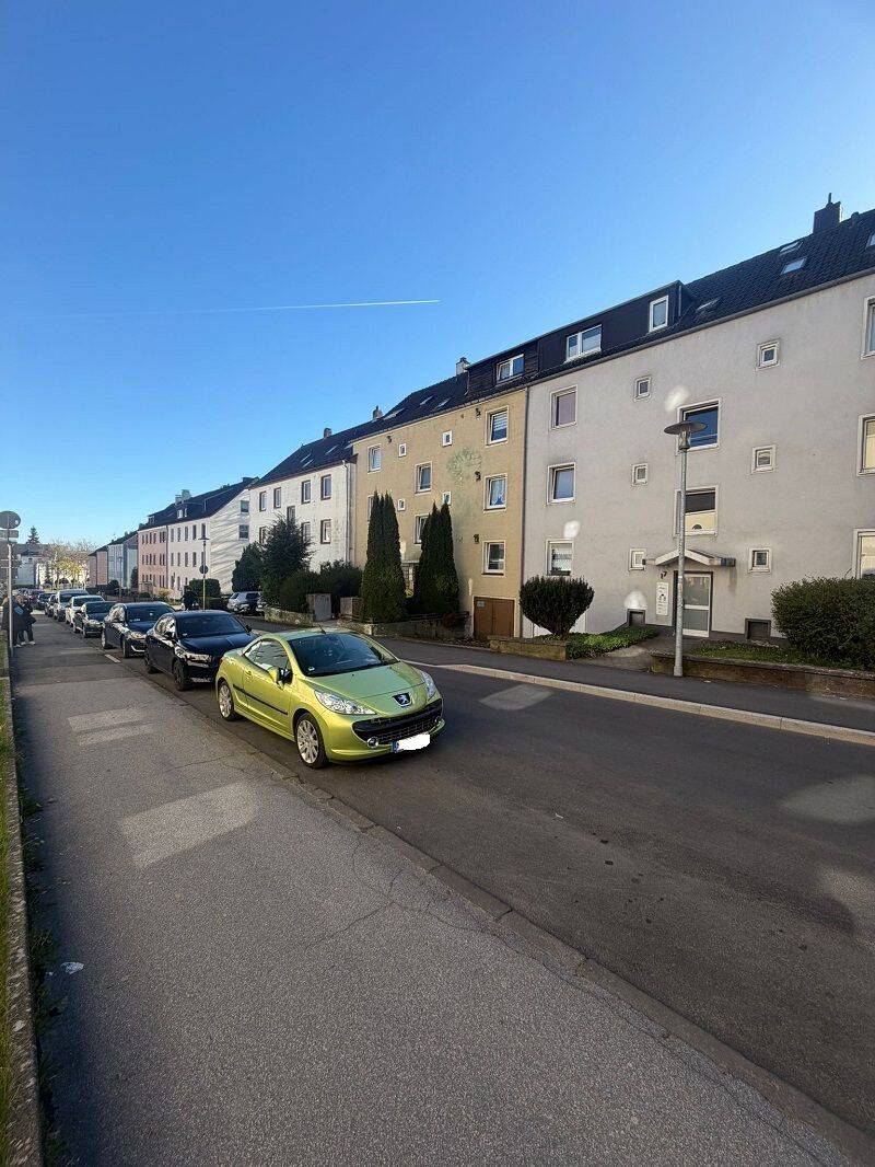 Immobilie in Lüdenscheid - 4- Familienhaus mit großem Garten, kleiner Garage und Stellplatz in Lüdenscheid-Buckesfeld... - Bild 2