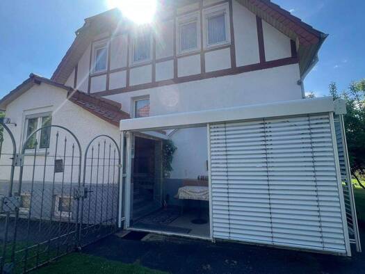 Doppelhaushälfte zum Kauf 150.000 € 7 Zimmer 227 m² 698 m² Grundstück frei ab sofort Springen Frauensee 36469