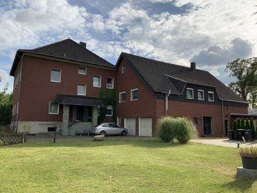 Mehrfamilienhaus zum Kauf als Kapitalanlage geeignet 570.000 € 528,9 m² 1.560 m² Grundstück Innenstadt Ahlen 59227