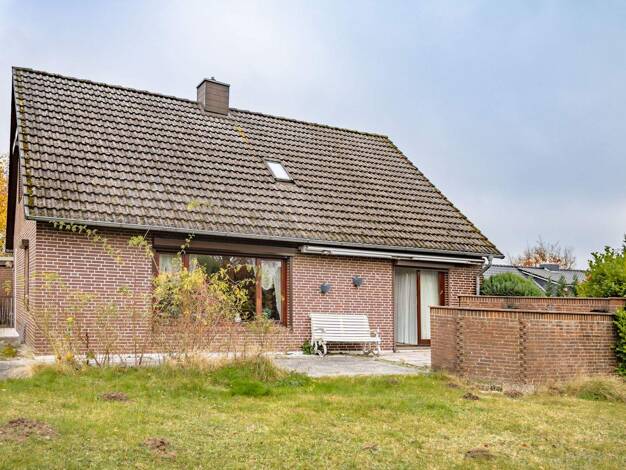 Einfamilienhaus zum Kauf 340.000 € 5 Zimmer 122 m² 828 m² Grundstück Bad Segeberg 23795