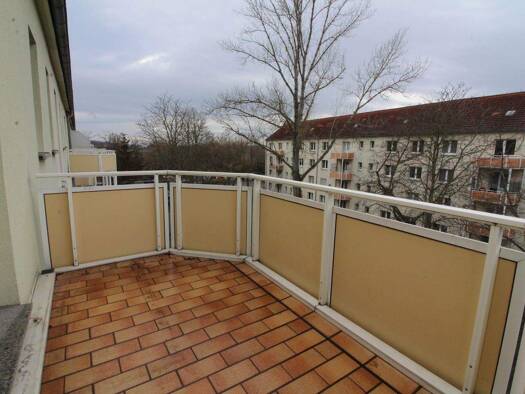 Wohnung zur Miete 305 € 2 Zimmer 48 m² 3. Geschoss frei ab 15.03.2026 Förderstraße 11 Merseburg 06217