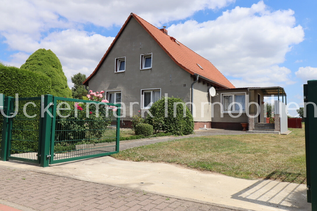 Haus zum Kauf 139.000 € 5 Zimmer 106 m²<br/>Wohnfläche 5.127 m²<br/>Grundstück ab sofort<br/>Verfügbarkeit Eickstedt 11 Eickstedt Randowtal 17291