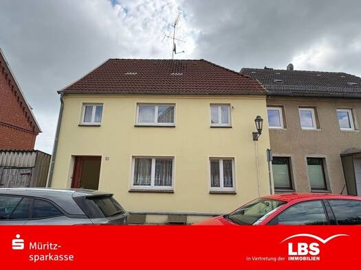 Reihenendhaus zum Kauf provisionsfrei 75.000 € 5 Zimmer 80 m² 210 m² Grundstück Röbel Röbel/Müritz 17207