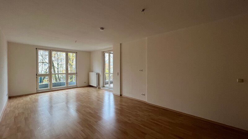 Wohnung zur Miete 1.044 € 3 Zimmer 95 m²<br/>Wohnfläche 1.<br/>Geschoss 01.04.2025<br/>Verfügbarkeit Falkenhagener Straße 47b Spandau Berlin-Spandau 13585