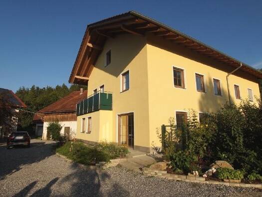 Doppelhaushälfte zur Miete 1.000 € 5 Zimmer 153 m² 230 m² Grundstück frei ab 01.01.2027 Hofdorf Hunderdorf 94336