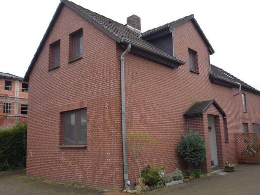 Einfamilienhaus zum Kauf 550.000 € 10 Zimmer 300 m² 1.311 m² Grundstück Immensen Lehrte 31275