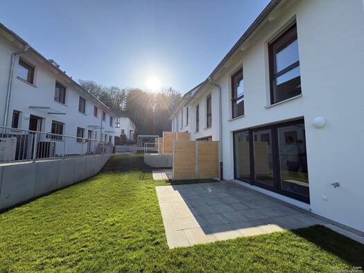 Reihenmittelhaus zur Miete - Erstbezug 1.500 € 4 Zimmer 120 m² 100 m² Grundstück frei ab 01.12.2026 Pforzheimer Straße 1 Eisingen 75239