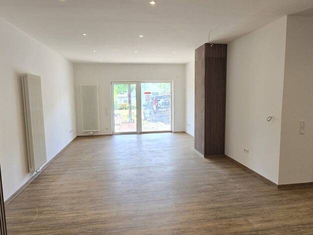 Terrassenwohnung zur Miete 1.090 € 2,5 Zimmer 100 m² EG Freiherr-vom-Stein-Platz 2 Steinborn Eisenberg (Pfalz) 67304