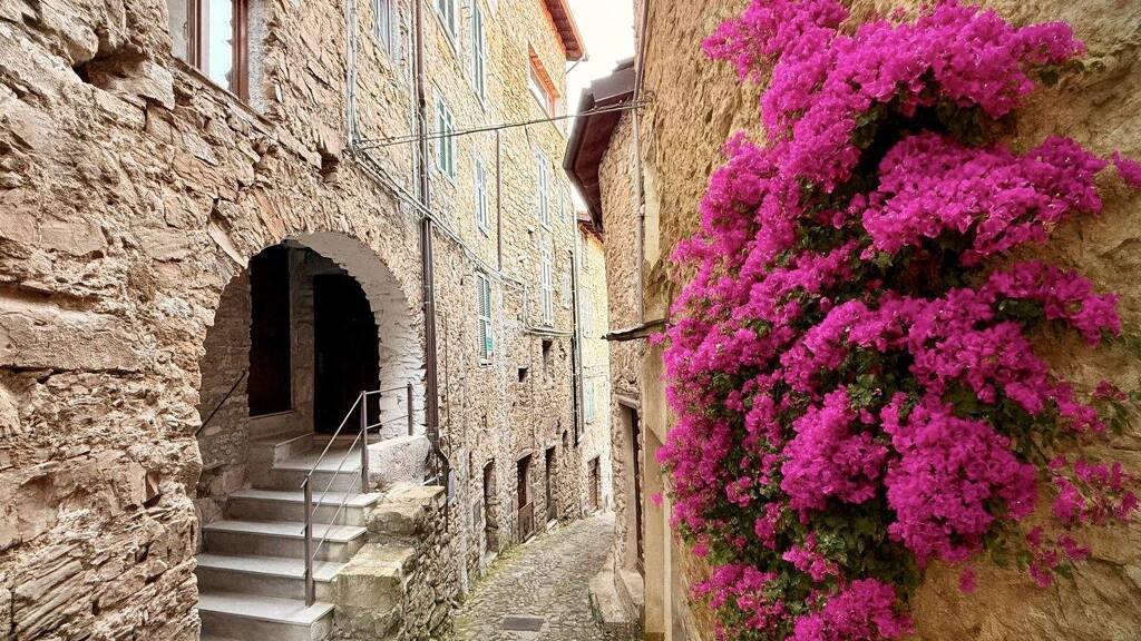 Stadthaus zum Kauf 140.000 € 3 Zimmer 80 m² frei ab sofort Apricale  18035