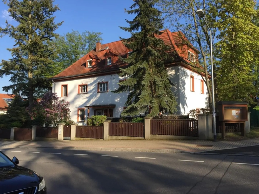 Wohnung zur Miete 390 € 2,5 Zimmer 66 m² Crimmitschauer Straße Meerane 08393