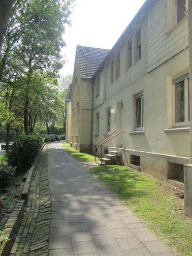 Wohnung zur Miete nur mit Wohnberechtigungsschein 155 € 2 Zimmer 36 m² Dachgeschoss, 2. Geschoss frei ab 23.05.2025 Dietrich-Benking-Straße 12 Bergen - Hiltrop Bochum 44805
