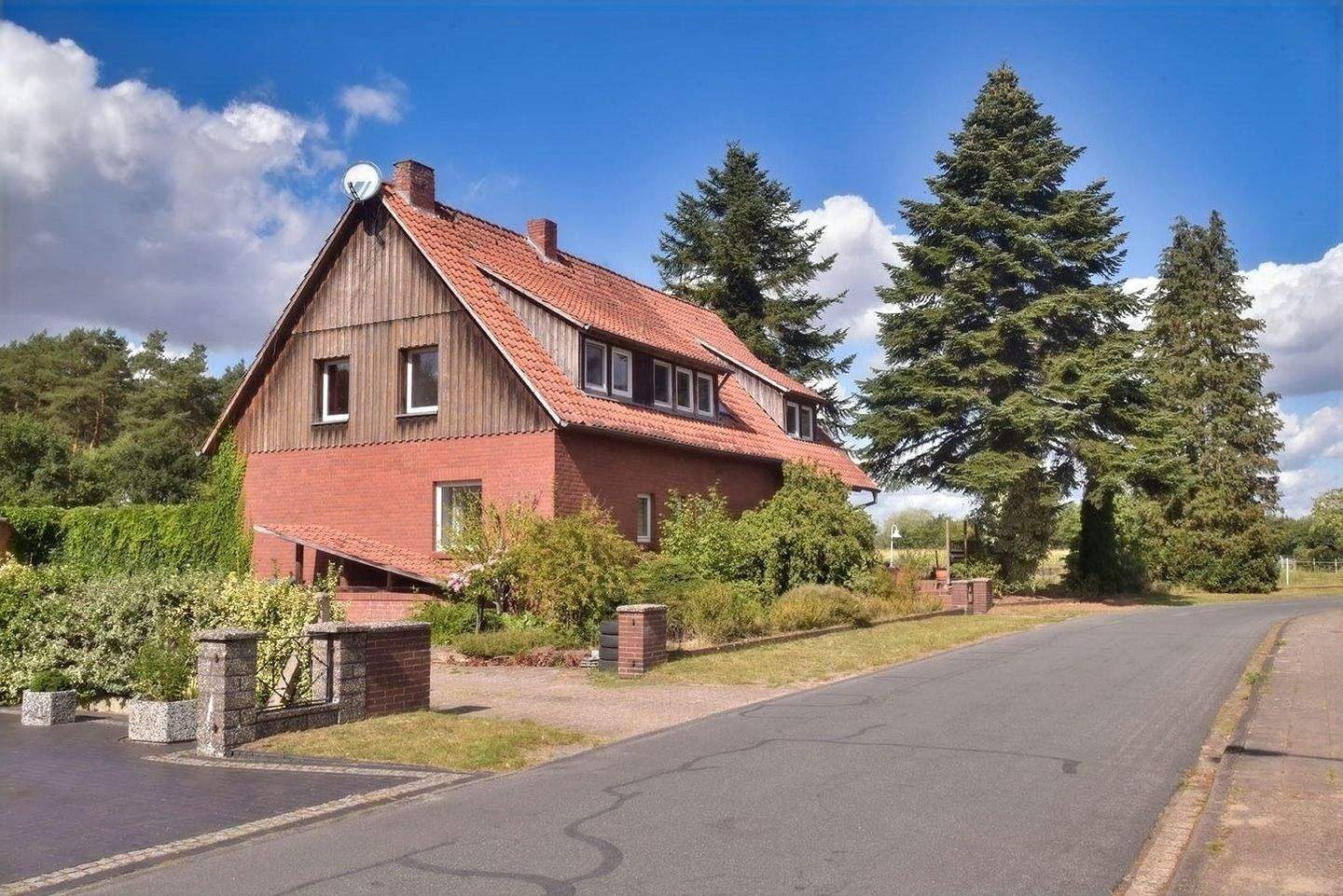 Immobilie in Dörverden - Generationenhaus im Grünen - Platz für Kinder, Eltern und Großeltern - Bild 2