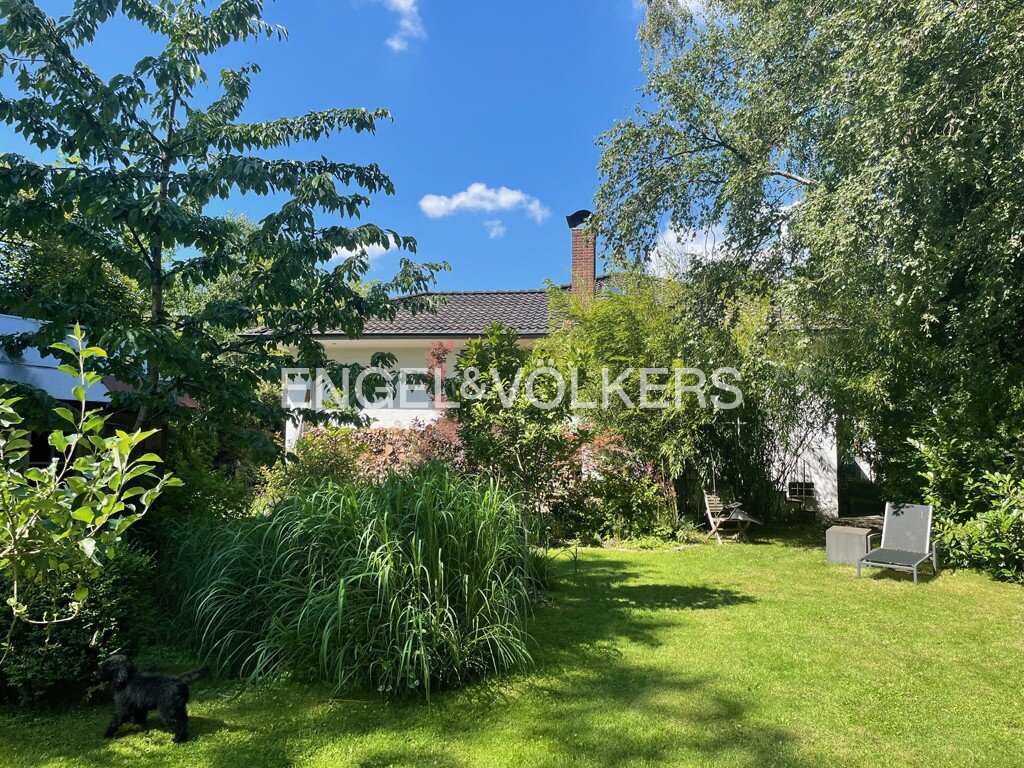 Einfamilienhaus zum Kauf 1.290.000 € 5 Zimmer 156 m²<br/>Wohnfläche 1.945 m²<br/>Grundstück Volksdorf Hamburg 22359