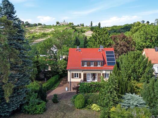 Haus zum Kauf 890.000 € 7 Zimmer 135 m² 1.550 m² Grundstück Radebeul 01445