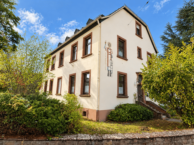 Haus zum Kauf 299.000 € 9 Zimmer 200 m² 1.176 m² Grundstück Laurentiusstraße 4 Schwemlingen Merzig 66663