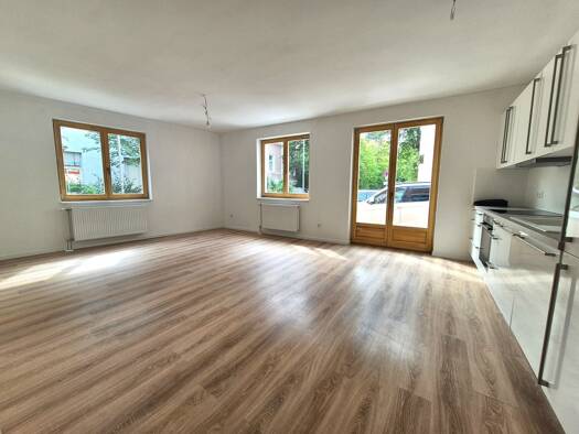 Wohnung zur Miete 575 € 2 Zimmer 57,2 m² Geschoss EG/2 frei ab sofort Rosenberger Straße 30 Sulzbach-Rosenberg Sulzbach-Rosenberg 92237