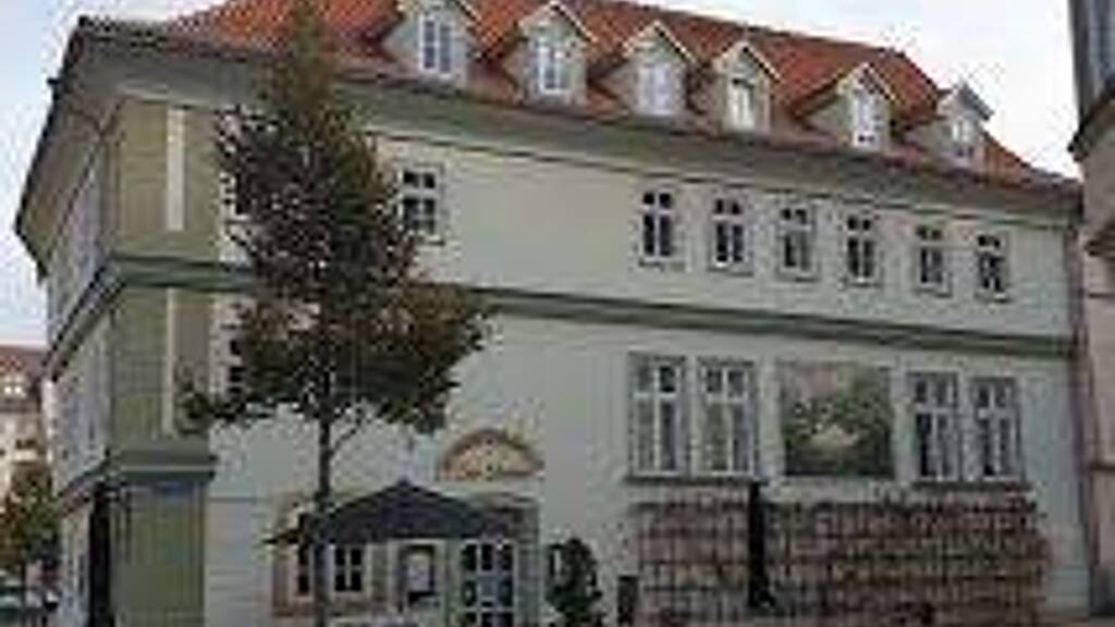 Mehrfamilienhaus zum Kauf als Kapitalanlage geeignet 995.000 € 24 Zimmer 932 m² 918 m² Grundstück Rankestraße 2 Arnstadt 99310